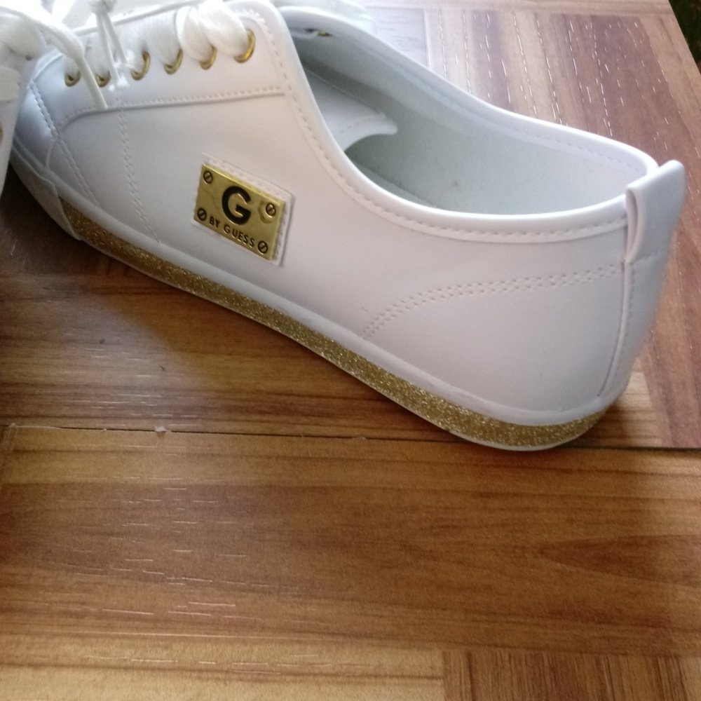 Guess “Glitterotti” White Low-Top Sneakers - Picture 4 of 6